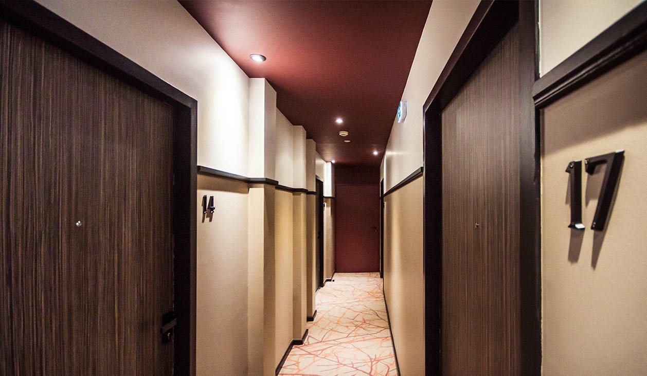 Couloirs menant aux chambres de l'hôtel